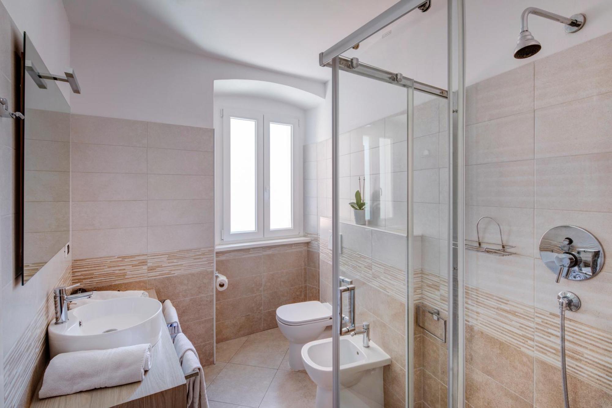Le Bicocche Di Joyce - Luxury And Parking Nearby Apartment ตรีเอสเต ภายนอก รูปภาพ