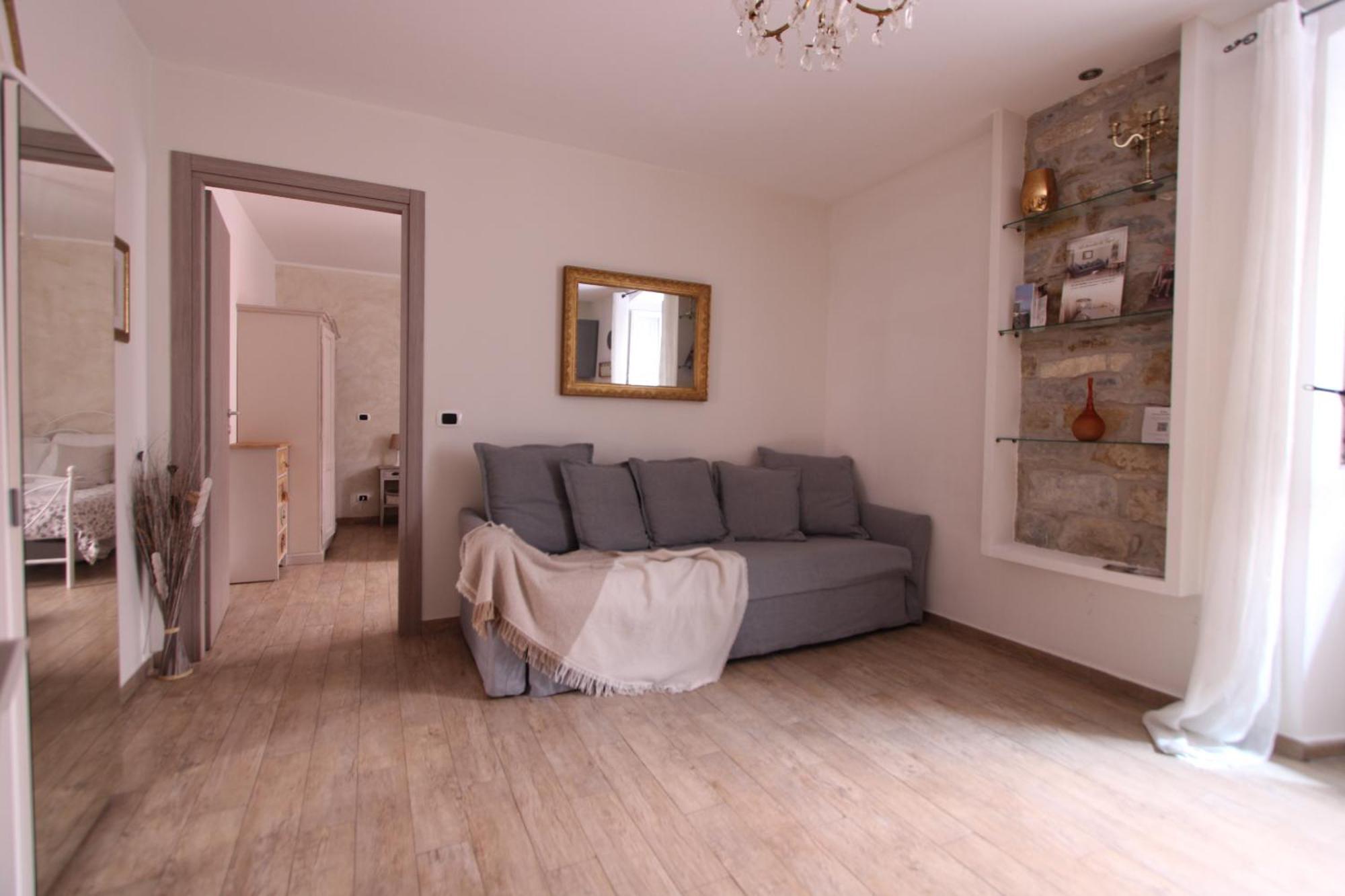 Le Bicocche Di Joyce - Luxury And Parking Nearby Apartment ตรีเอสเต ภายนอก รูปภาพ