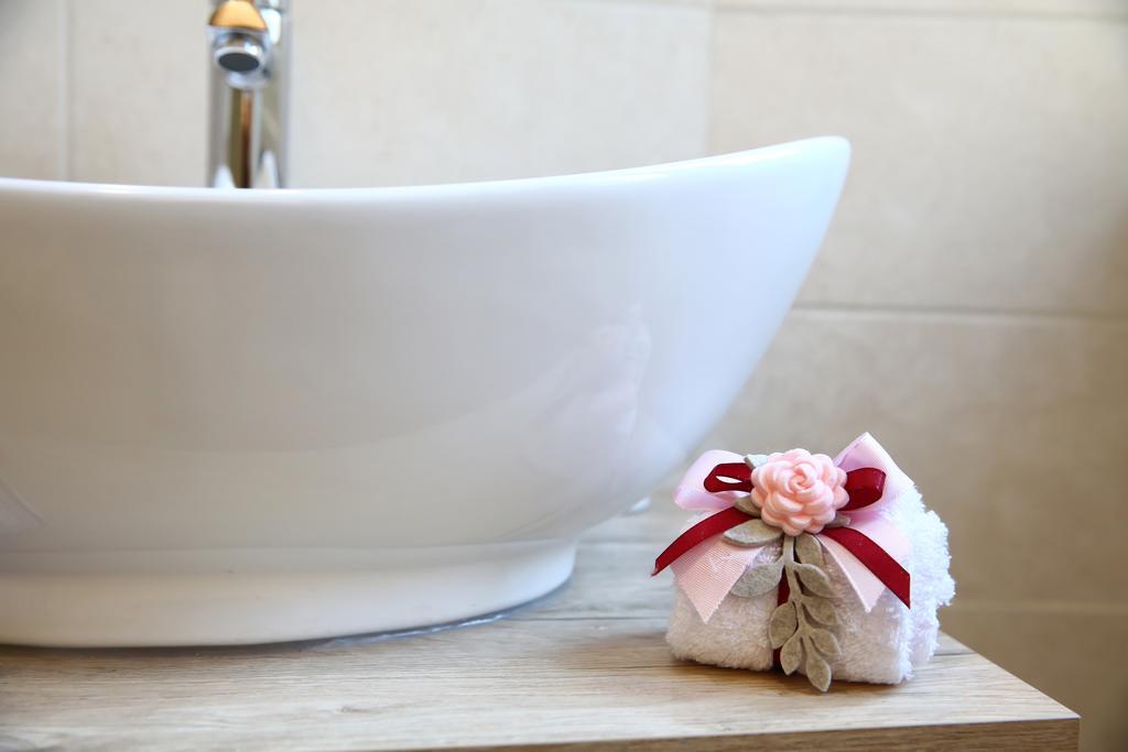 Le Bicocche Di Joyce - Luxury And Parking Nearby Apartment ตรีเอสเต ภายนอก รูปภาพ