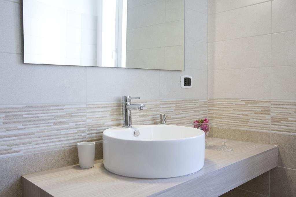 Le Bicocche Di Joyce - Luxury And Parking Nearby Apartment ตรีเอสเต ภายนอก รูปภาพ